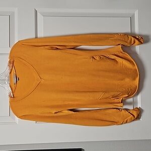 ✨️one A V-Neck Ruched Sleeves & Sides Orange Sweater Size Large